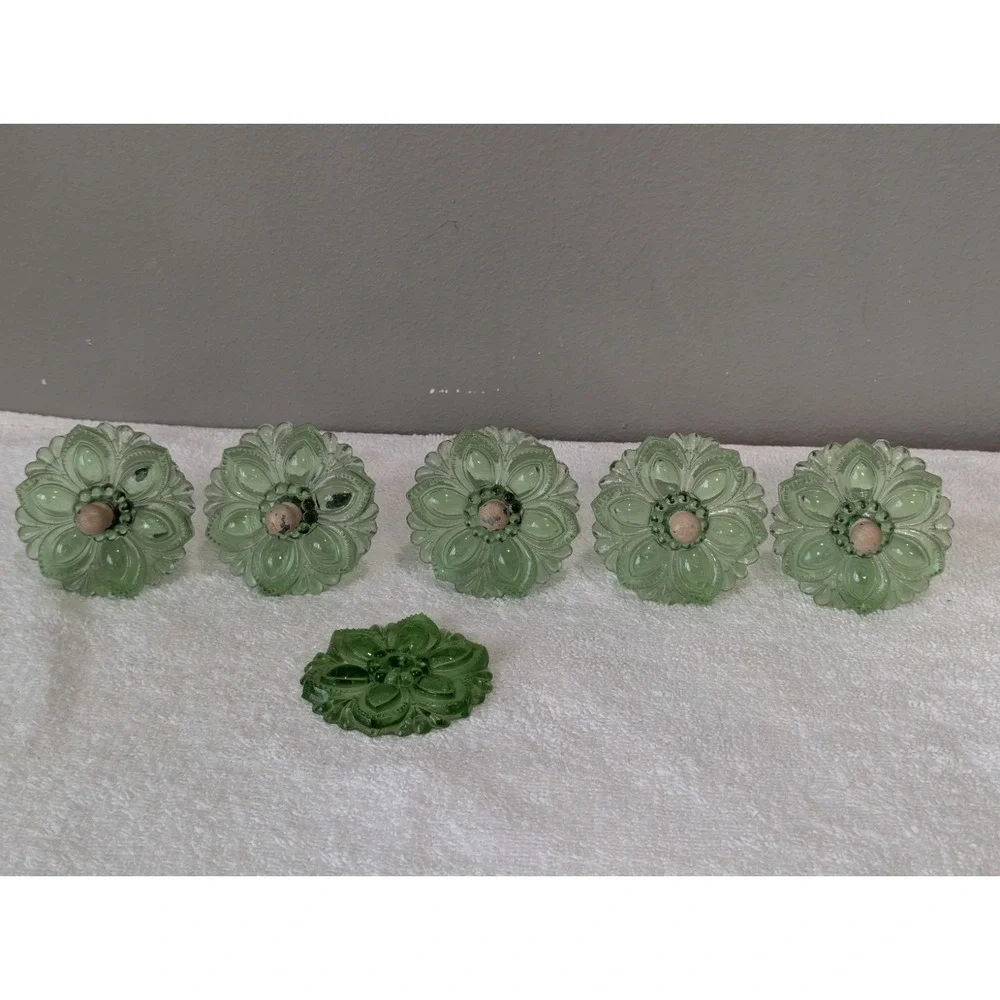Antique Pressed Sandwich Glass Green Depression Curtain Tie Backs Rosettes Lot